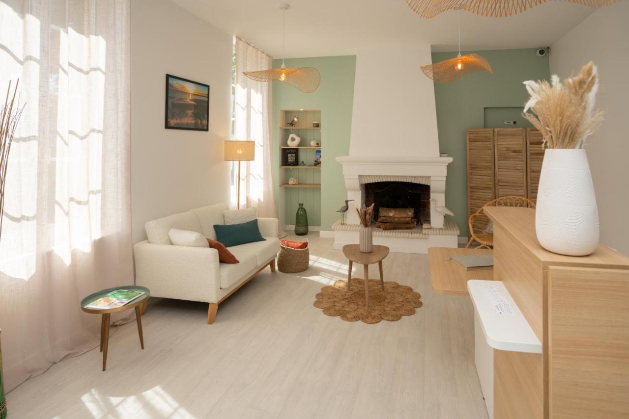 Hotel Le Square Saint-Pierre-d'Oleron Dış mekan fotoğraf