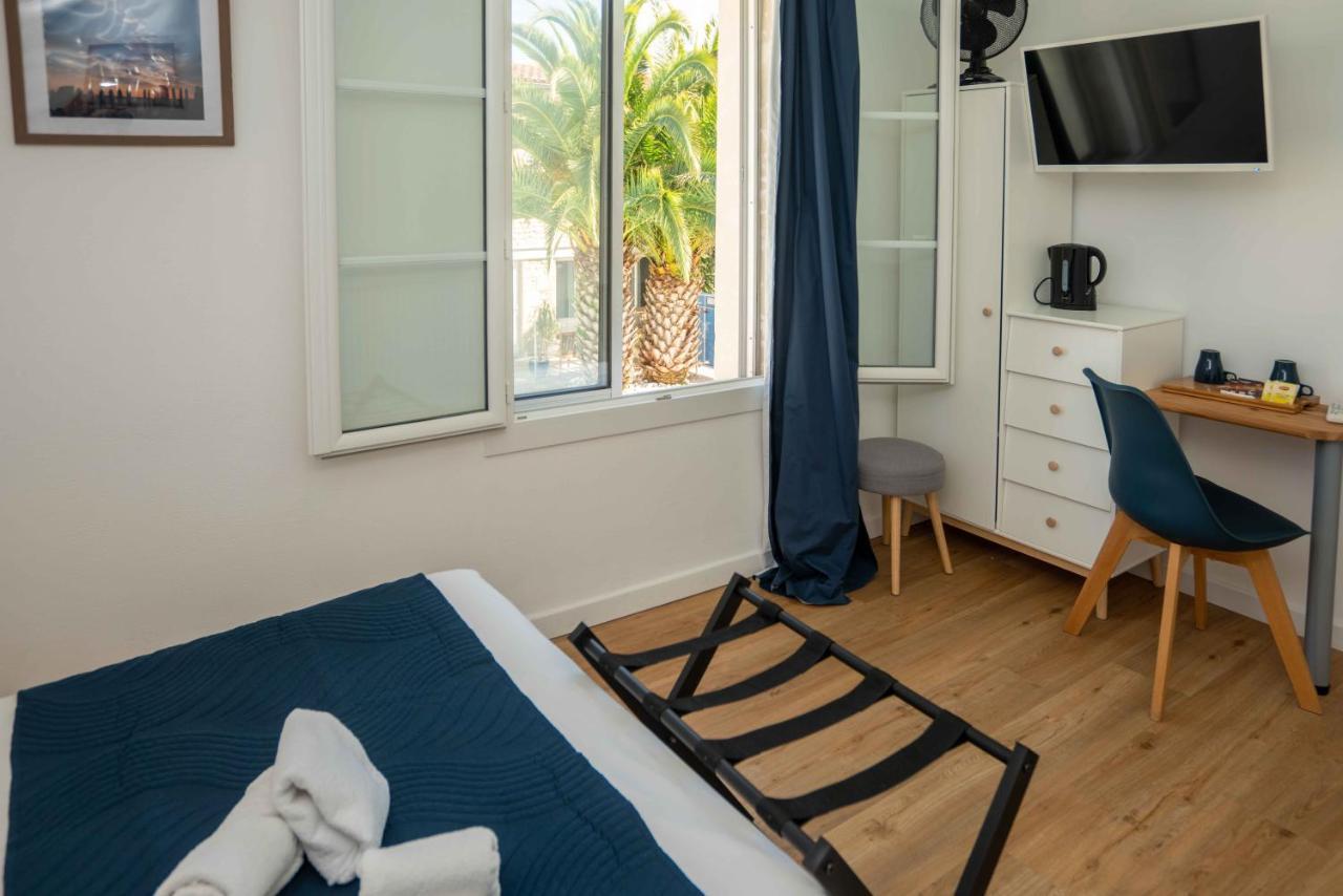 Hotel Le Square Saint-Pierre-d'Oleron Dış mekan fotoğraf