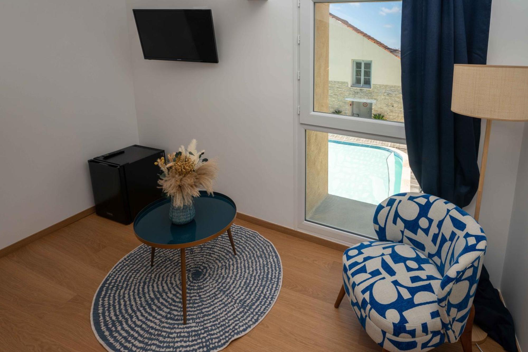 Hotel Le Square Saint-Pierre-d'Oleron Dış mekan fotoğraf