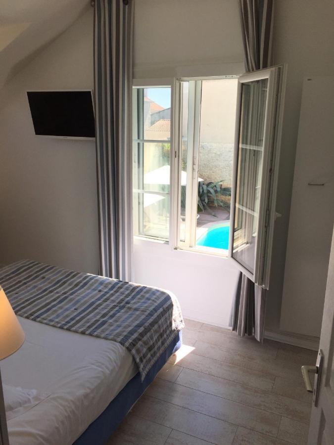 Hotel Le Square Saint-Pierre-d'Oleron Dış mekan fotoğraf